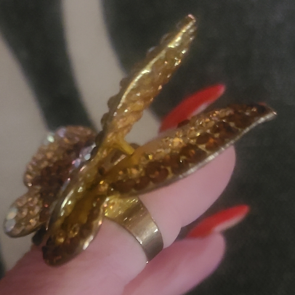 🔴 3 for 20 Costume Butterfly Ring - Picture 3 of 4